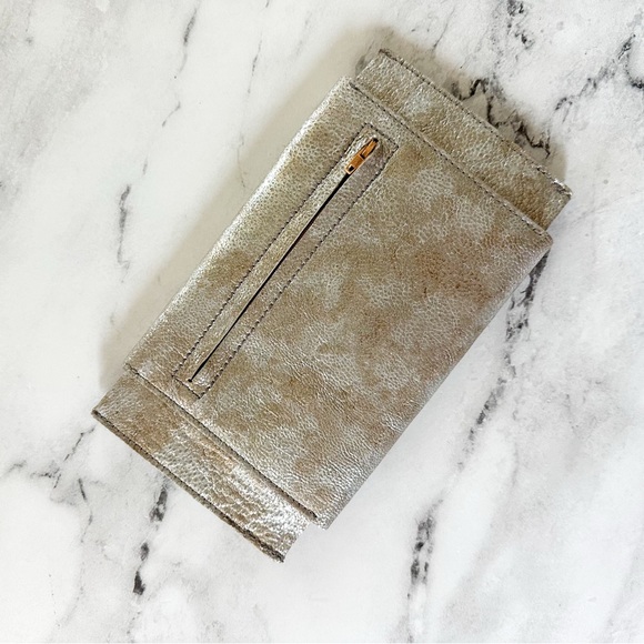 Vin Baker Metallic Champagne Leather Minimalist Clutch - Picture 5 of 5